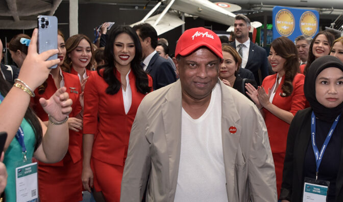 air asia collect world's best low cost airline award